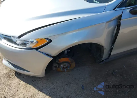 2016 Ford Fusion S z USA, uszkodzony, nr VIN 3FA6P0G79GR247381